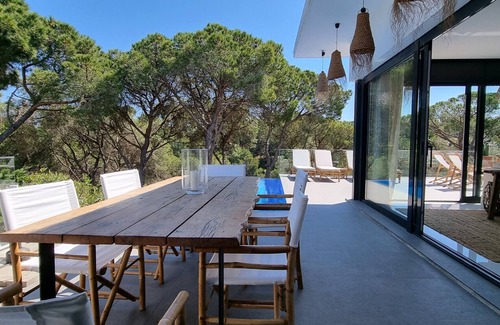 Pals Villa | Casa Blanca, a pearl