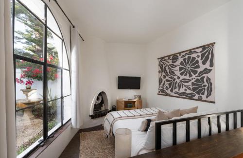 Montecito House | Casa Blanca Suite A1 - New, Private, Cozy!