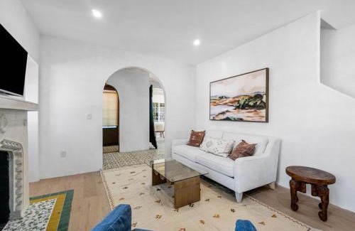 Old Northwood Villa | Casa Blanca