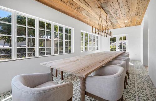 Old Northwood Villa | Casa Blanca