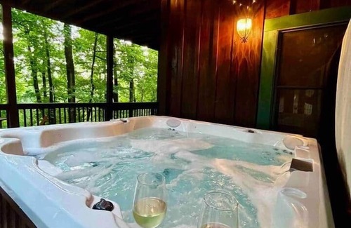 Walnut Mountain House | Casa Bohemia *pool *fishing*mountain views!