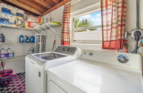 Driftwood House | Casa Boho-Tropical Pool-PingPong-15 min to Beach !