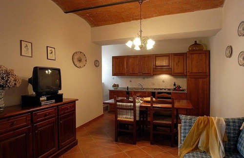 Montaione House | Casa Bonaventura C: A characteristic and welcoming apartment in the characteristic style of the Tuscan countryside, with Free WI-FI.