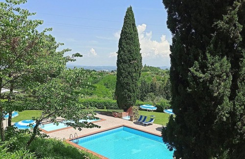 Montaione House | Casa Bonaventura G: A characteristic apartment that covers the entire first floor of a villa in the characteristic style of the Tuscan countryside, with Free WI-FI.
