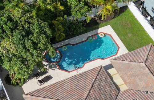 Westchester House | Casa Bora Bora - Fun in Miami - Big Pool - Fit 12