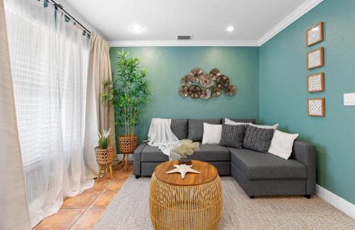 Westchester House | Casa Cabos - Fun in Miami - Pool BBQ - Fit 10