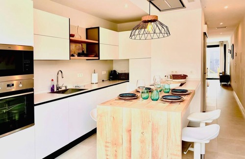 Conil de la Frontera City Center House | Casa Calima-Modern townhouse with fantastic views close to beach and town