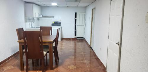 Calarca Apartment | Casa campestre con parqueo villa eliana