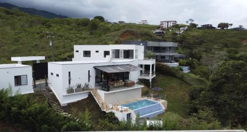 Calima House | Casa Campestre Luxuri Bali