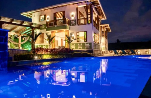 Montenegro Apartment | Casa Campestre Montenegro cerca al Parque del Café con piscina privada