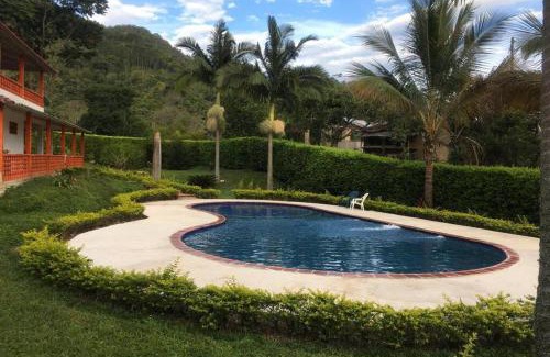 Supata House | Casa Campestre Privada El Reposo con piscina y WIFI