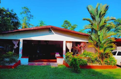 Restrepo House | Casa Campestre San Joaquin