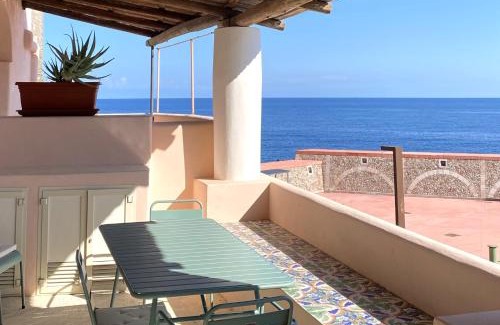 Malfa Apartment | Casa Cappero - sul porto di Malfa