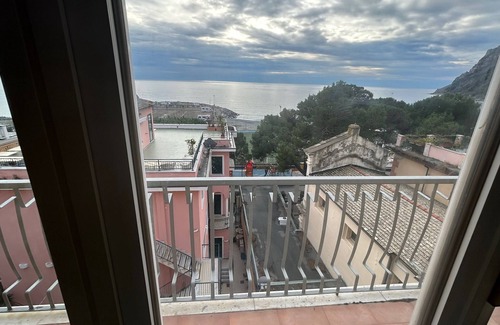Cinque Terre Apartment | Casa Carlicchia With Terrace and Sea view