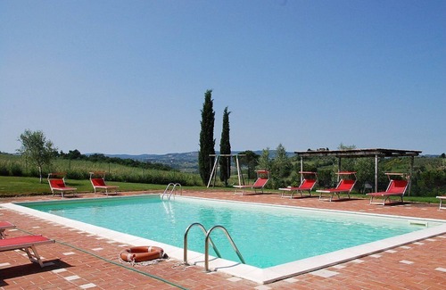 Castelfiorentino House | Casa Cassiodoro G: A welcoming apartment surrounded by the greenery, with Free WI-FI.
