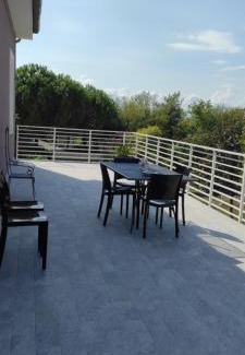 Osimo House | Casa cela