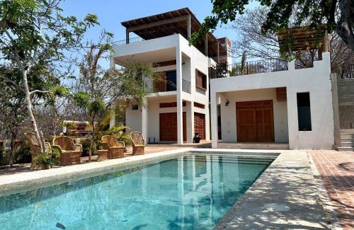 Villa de Tututepec de Melchor Ocampo Hotel | Casa Chiquilluma