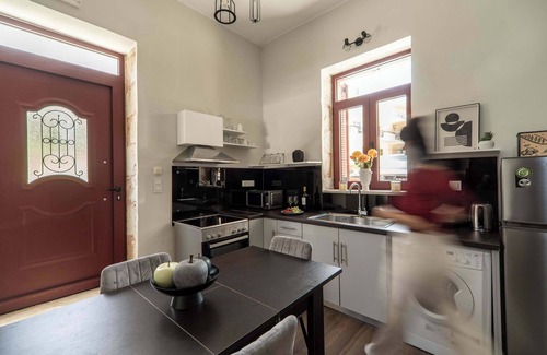Halepa Villa | Casa Chris Summary: C