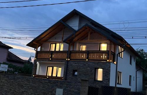 Gura Humorului Villa | CASA COCA - La 100 m de Strandul Arinis si 200m de CENTRU - Gura Humorului