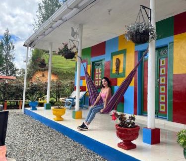 Guatape Villa | Casa Colores