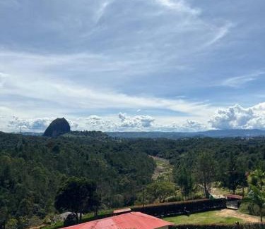 Guatape Villa | Casa Colores