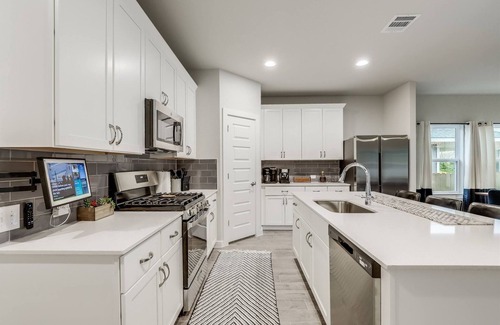 Travis County House | Casa Comano – 5BR Comfort & Media Lounges | EV+