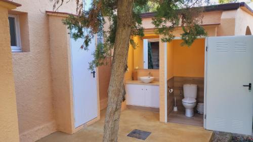 Palamos Villa | Casa con jardín a 45 metros de la playa. ES.
