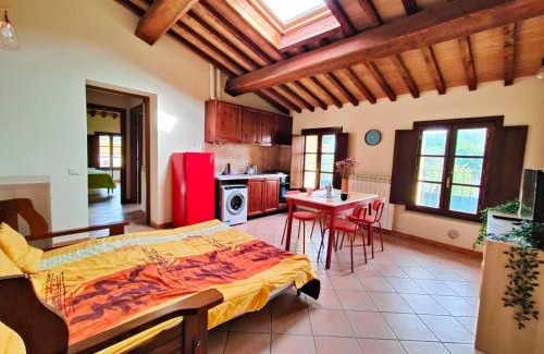 Pieve di Santa Luce Apartment | Casa con piscina tra le colline
