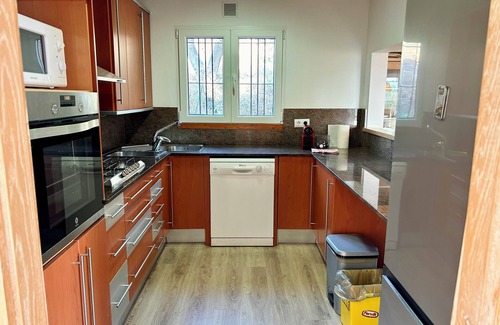 Palamos House | Casa con Piscina y Jardín en Palamós Para 6 Personas