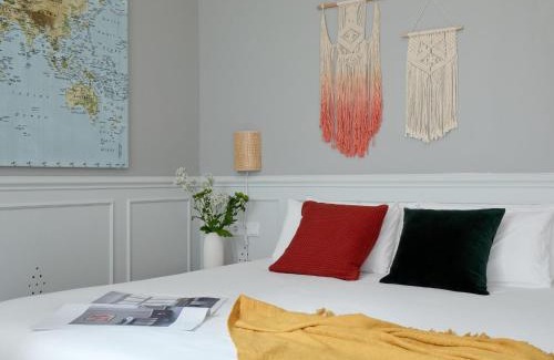 El Putget i Farro Apartment | Casa Cosi Patio 1