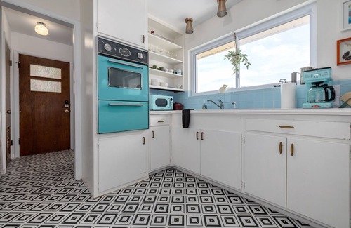 Hot Springs House | Casa Cremosa