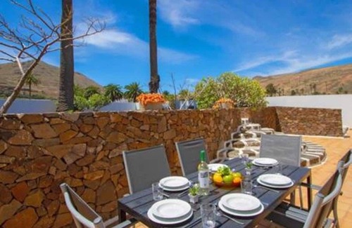 Haria House | Casa Crisana - Four Bedroom House, Sleeps 7
