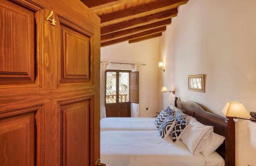Piedralaves House | Casa Cuesta del Reloj