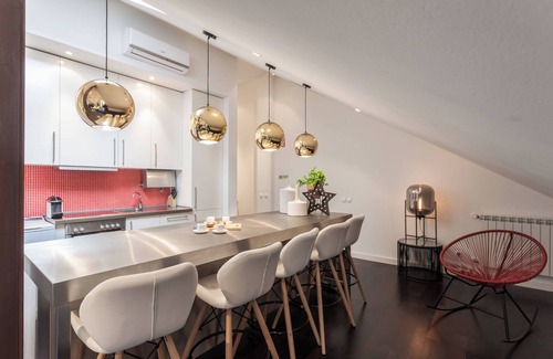 Encarnacao Apartment | Casa da Barroca designer loft in Bairro Alto