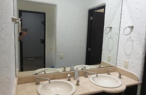 Zona Dorada Bed & Breakfast | Casa Dahlia 2