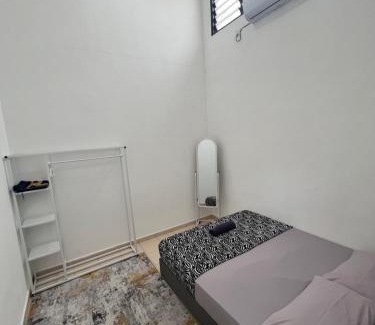 Kuantan House | Casa Damai Kuantan - near Taman Tas, SEMSAS, UMP,Airport, Uia, Matrik Gambang, Menara 188, 4bilik-3AC 1kipas, Ruang Tamu kipas