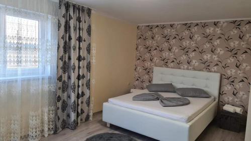Tasnad House | Casa Dana