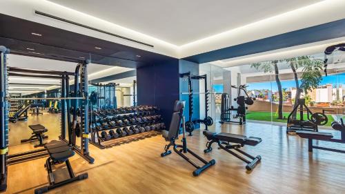 Alta Vista Apartment | Casa Daniel 6th Fl Lrgst Pool Gym 7m to Beach