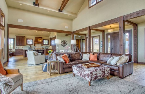 Powell Butte House | Casa de Brasada - Golf I Sleeps 10
