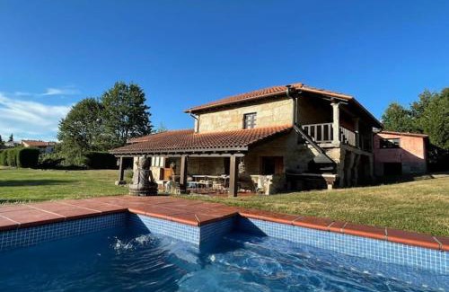 Amoeiro Ski Chalet | Casa de campo con piscina, entera o por habitaciones