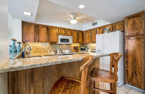 Kailua-Kona Apartment | Casa De Emdeko 336