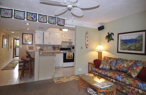 Kailua-Kona Condo | Casa De Emdeko Oceanfront Condo with Private Beach on Water , AC,
