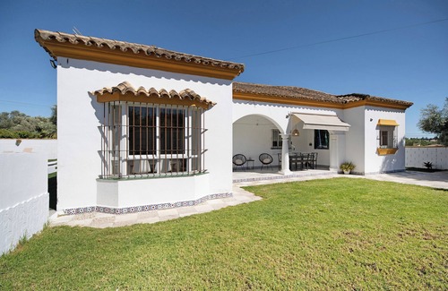 Los Franceses-la Vega House | "Casa del Olmo" with Pool, Garden, Terrace & Wi-Fi