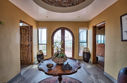 Las Conchas House | Casa de la Playa Barry Happy, perfect for family, oceanfront views, gameroom