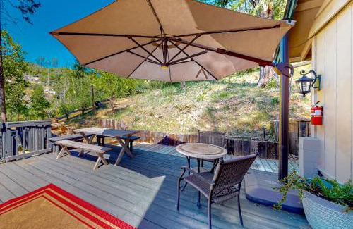 Bass Lake House | Casa de la Montaña
