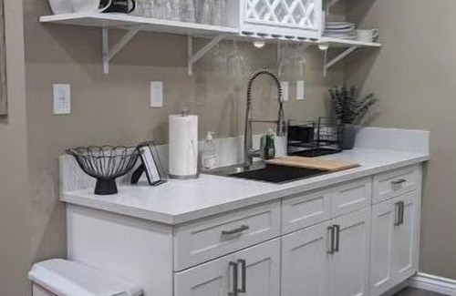 Southwest Anaheim Apartment | Casa De La Torre Bungalow [Tower House Bungalow]