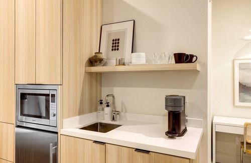 Santa Barbara Apartment | Casa De La Vina Unit 6 - Boutique Suites