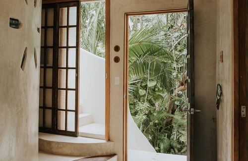 Zona Hotelera House | Casa de las Palmas w/Rooftop Patio ~ Mahayana, Stunning Luxury Villa w/BEST location on Tulum Beac.