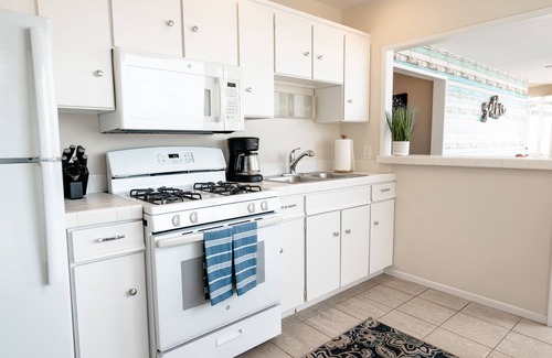 Carlsbad Village House | Casa De Los Sueños - Located on the Beach