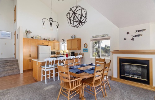 Park Hill House | Casa De Marina: 3 BR, 2 BA House in Cambria, Sleeps 6